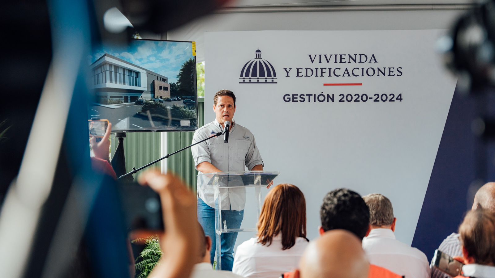 Ministro Carlos Bonilla inicia construcción de moderna Unidad Traumatológica en Higüey