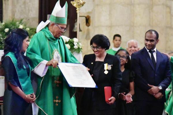 Eunisis Vásquez recibe la más alta distinción concedida por el Papa Francisco
