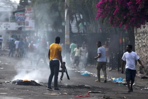 La violencia de los dos años anteriores han llevado a Haití a un caos de desgobierno, pobreza y control de las bandas armadas, afirma ONU. Foto: Fuente Externa