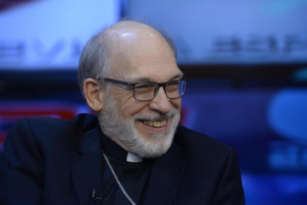 Monseñor Víctor Masalles retornará al país tras renunciar como obispo de Baní
