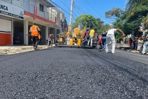 MOPC inicia programa de asfaltado en Puñal Santiago