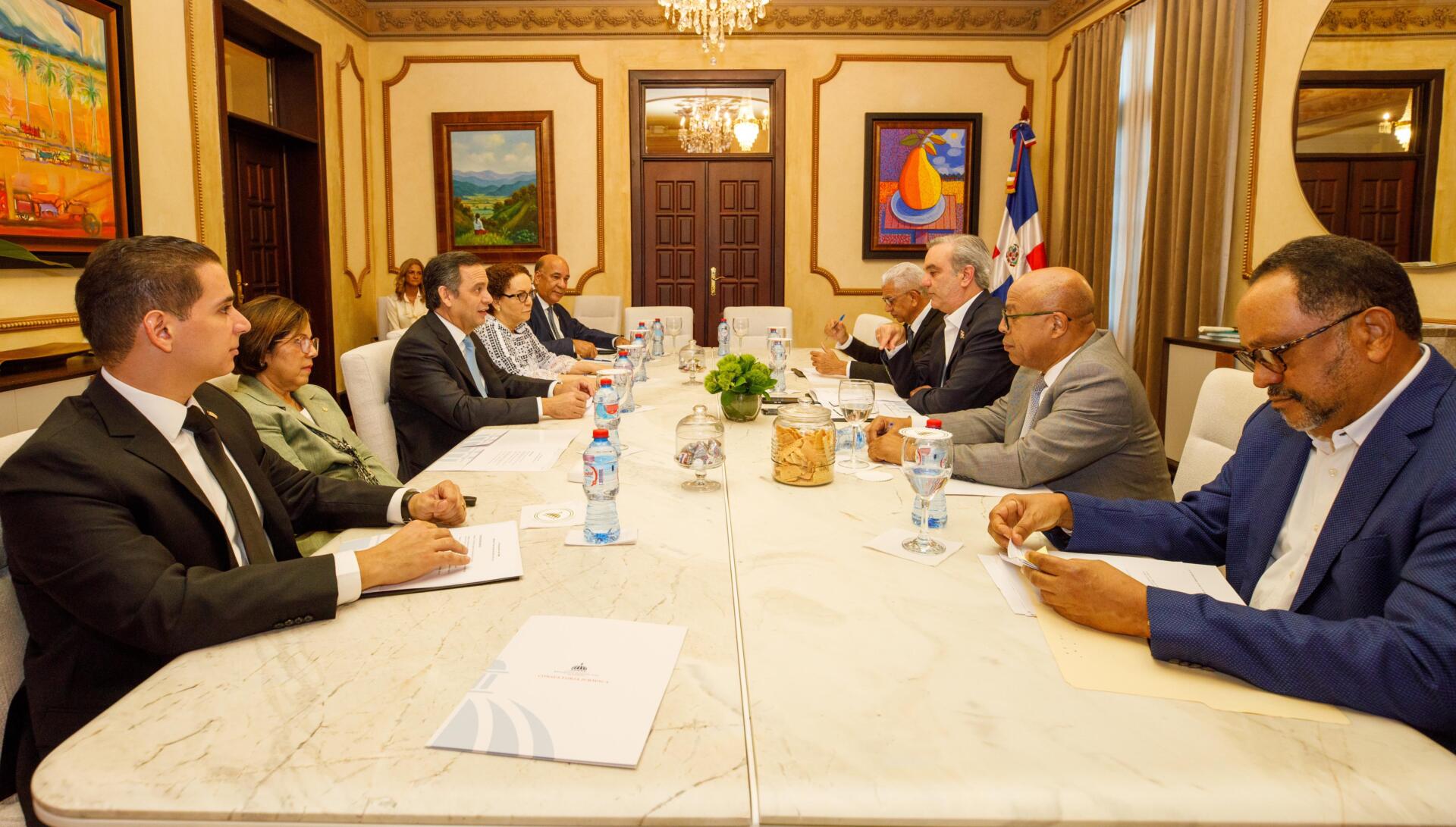 Presidente Abinader encabeza reunión del Consejo Nacional de la ...
