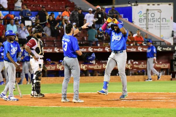 Jesús Sánchez muestra su valía en el éxito de los Marlins - Toros