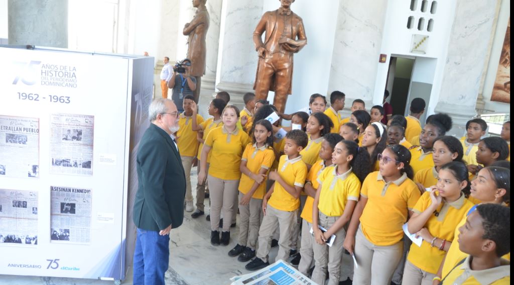 Más de cinco mil personas apreciaron las Portadas históricas de el Caribe en el Monumento de Santiago