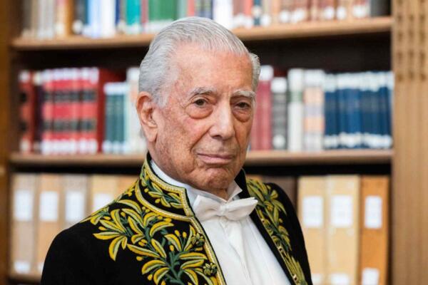 La última novela de Vargas Llosa saldrá el 26 de octubre 