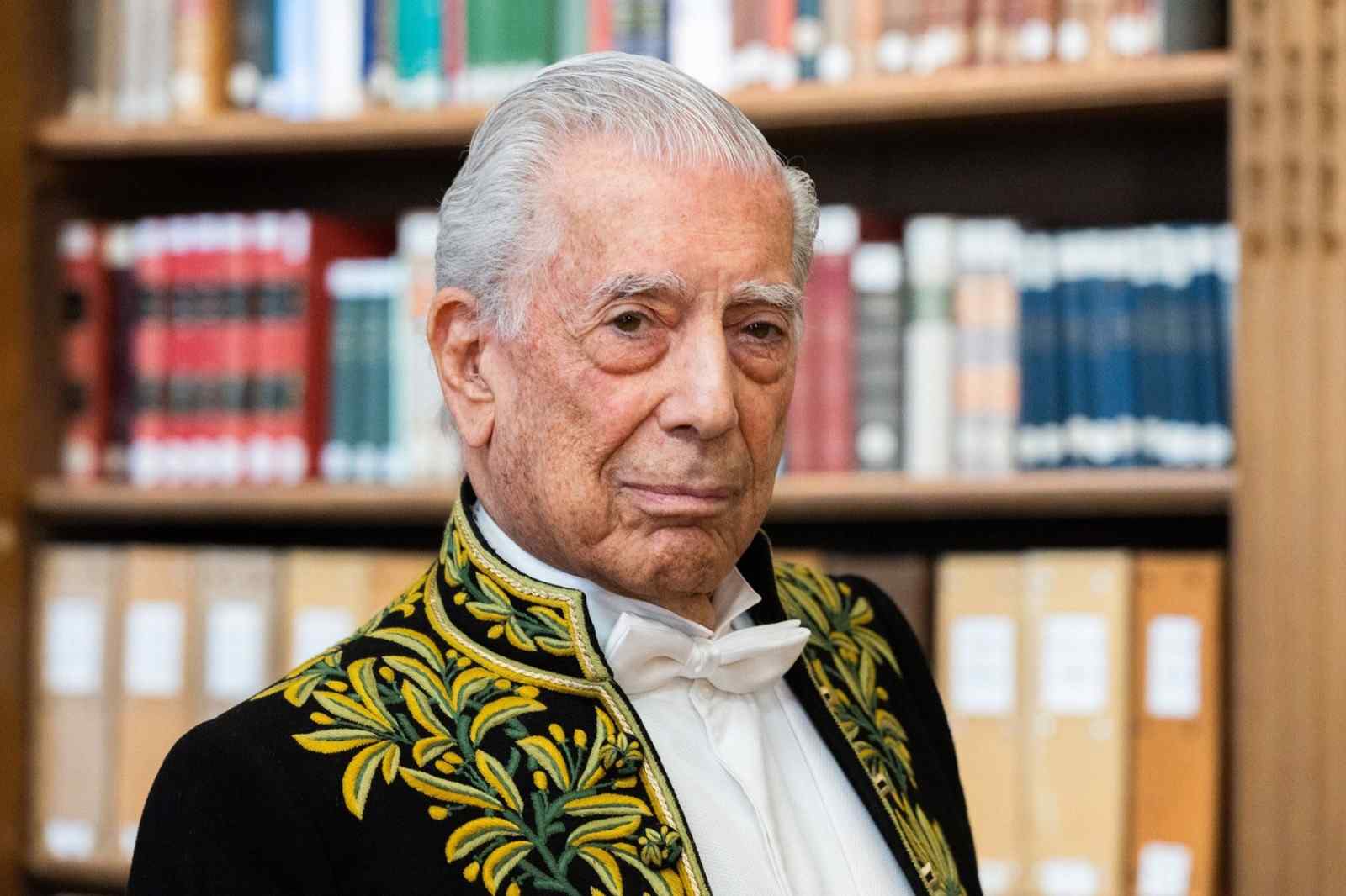 Vargas Llosa anuncia su retiro de la escritura