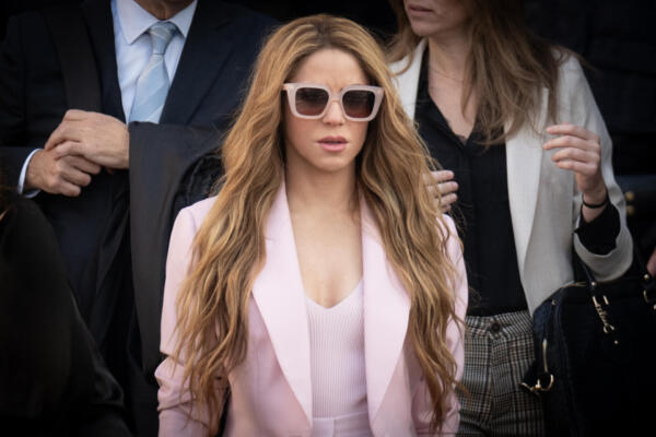 Shakira tras su salida del juzgado. FOTO: Fuente externa.