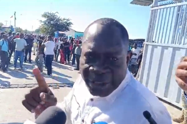 Comerciante haitiano aboga por intervención de la ONU ante situación de zona fronteriza de Juana Méndez. FOTO: Fuente externa.