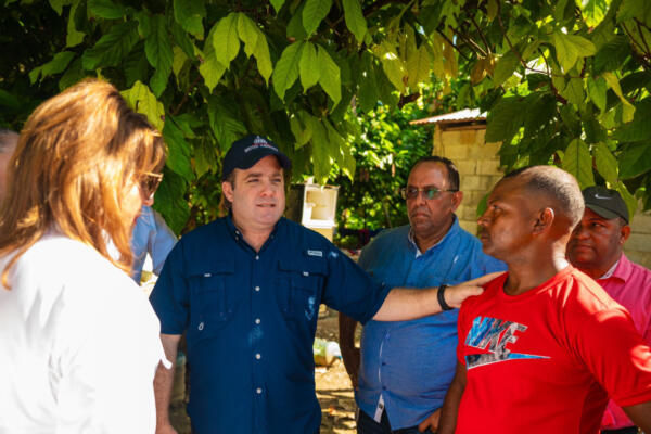 El ministro administrativo de la presidencia, José Ignacio Paliza visita a Jack Veneno. FOTO: Fuente externa.