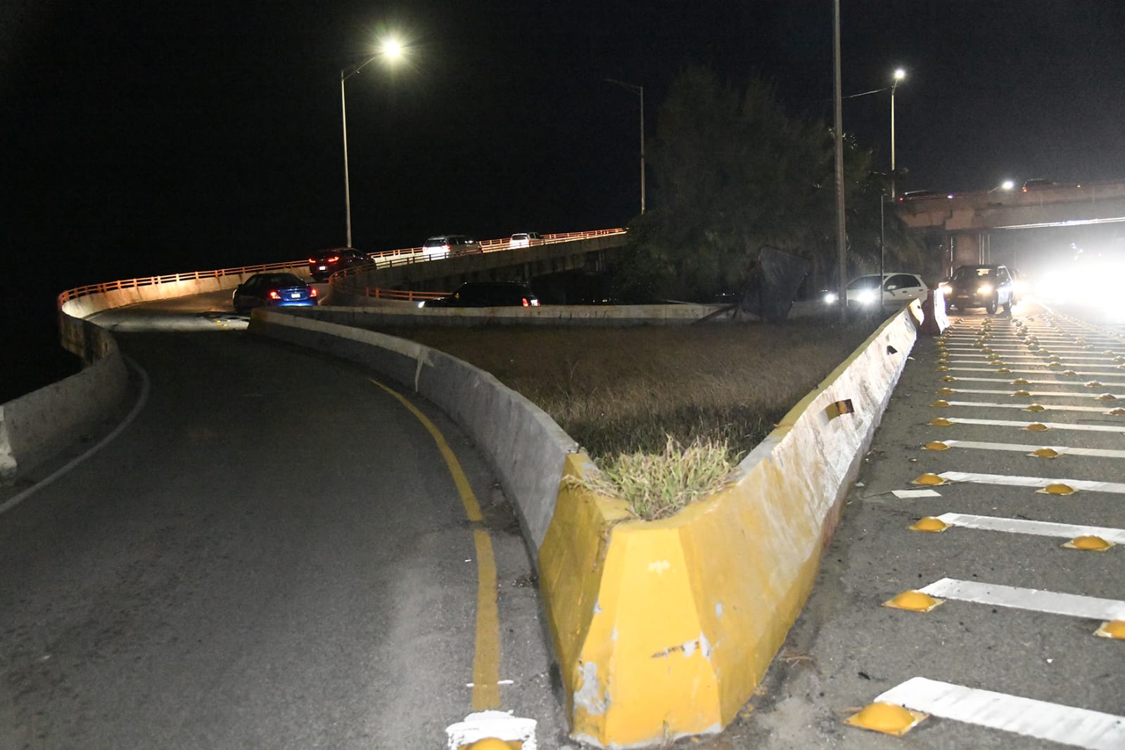 MOPC dispuso cerrar el puente de la avenida Hípica sobre la autopista Las Américas para ampliar el giro