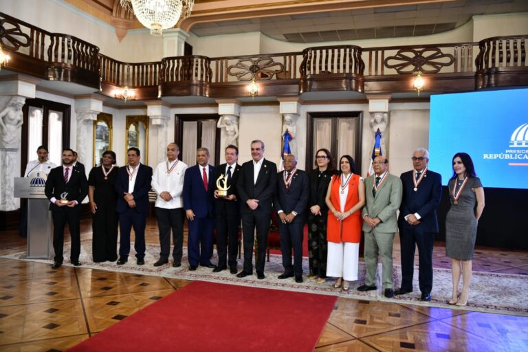 Presidente Luis Abinader entrega Premio Nacional de la Calidad