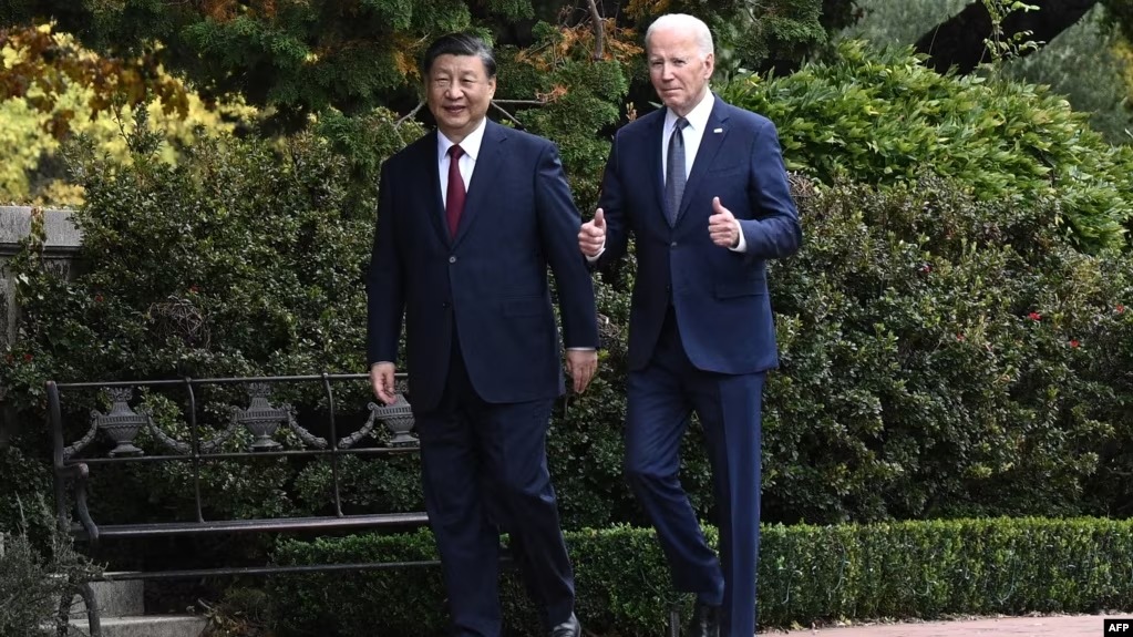Presidente estadounidense Joe Biden (izq) y el presidente chino Xi Jinping. Foto; fuente externa.