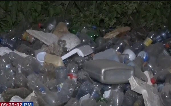 Río Haina deposita miles de desechos plásticos. (FOTO: fuente interna). 