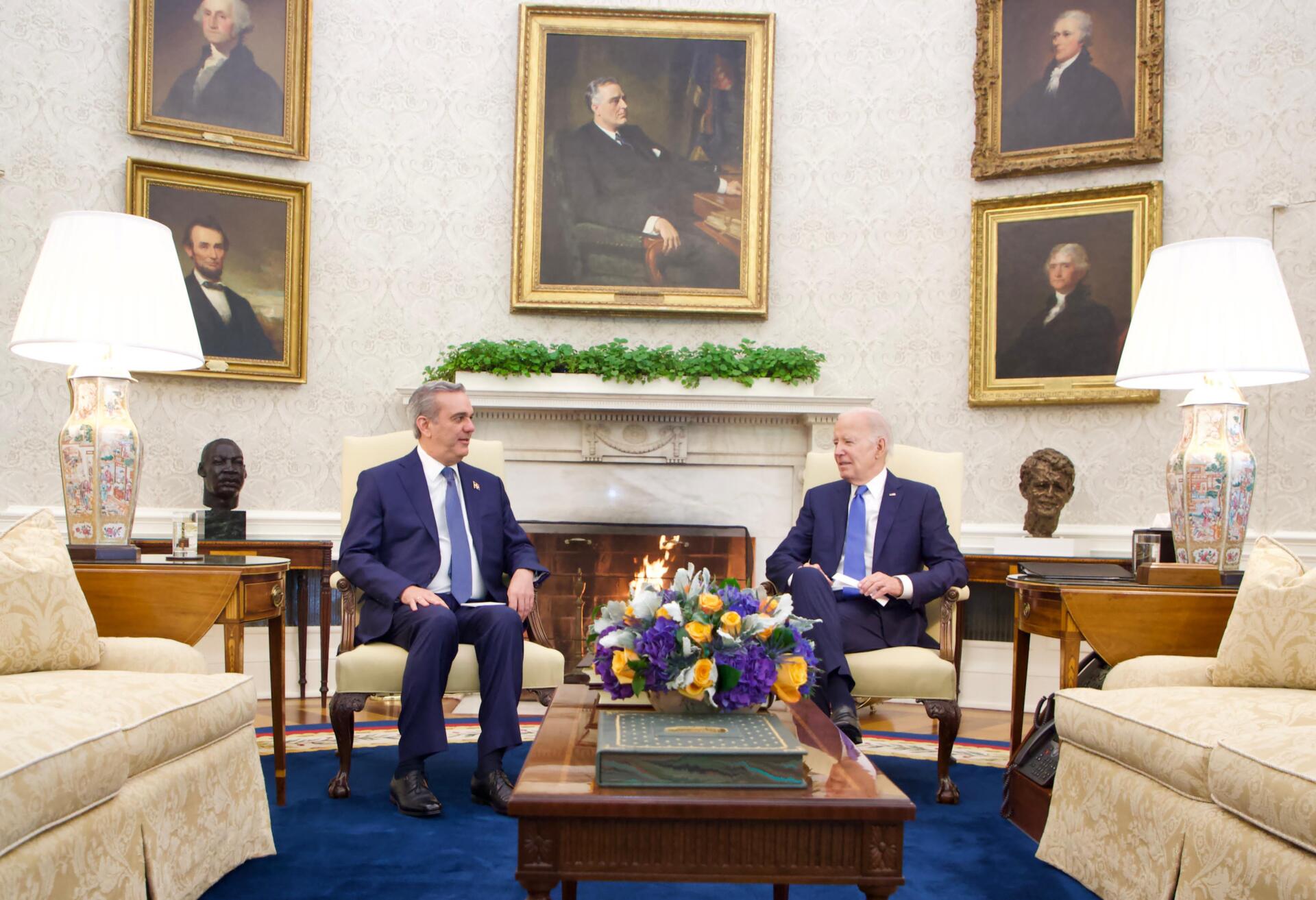 El presidente de República Dominicana, Luis Abinader y el de Estados Unidos, Joe Biden. (Foto: Fuente Externa)