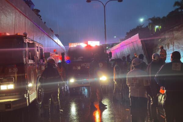 En imagen momentos en que las autoridades trataban de socorrer a las víctimas. Foto: Fuente externa 