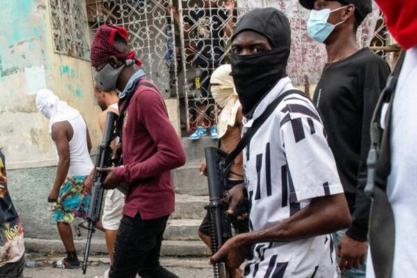 Grupo armado asalta y toma rehenes en hospital en Haití