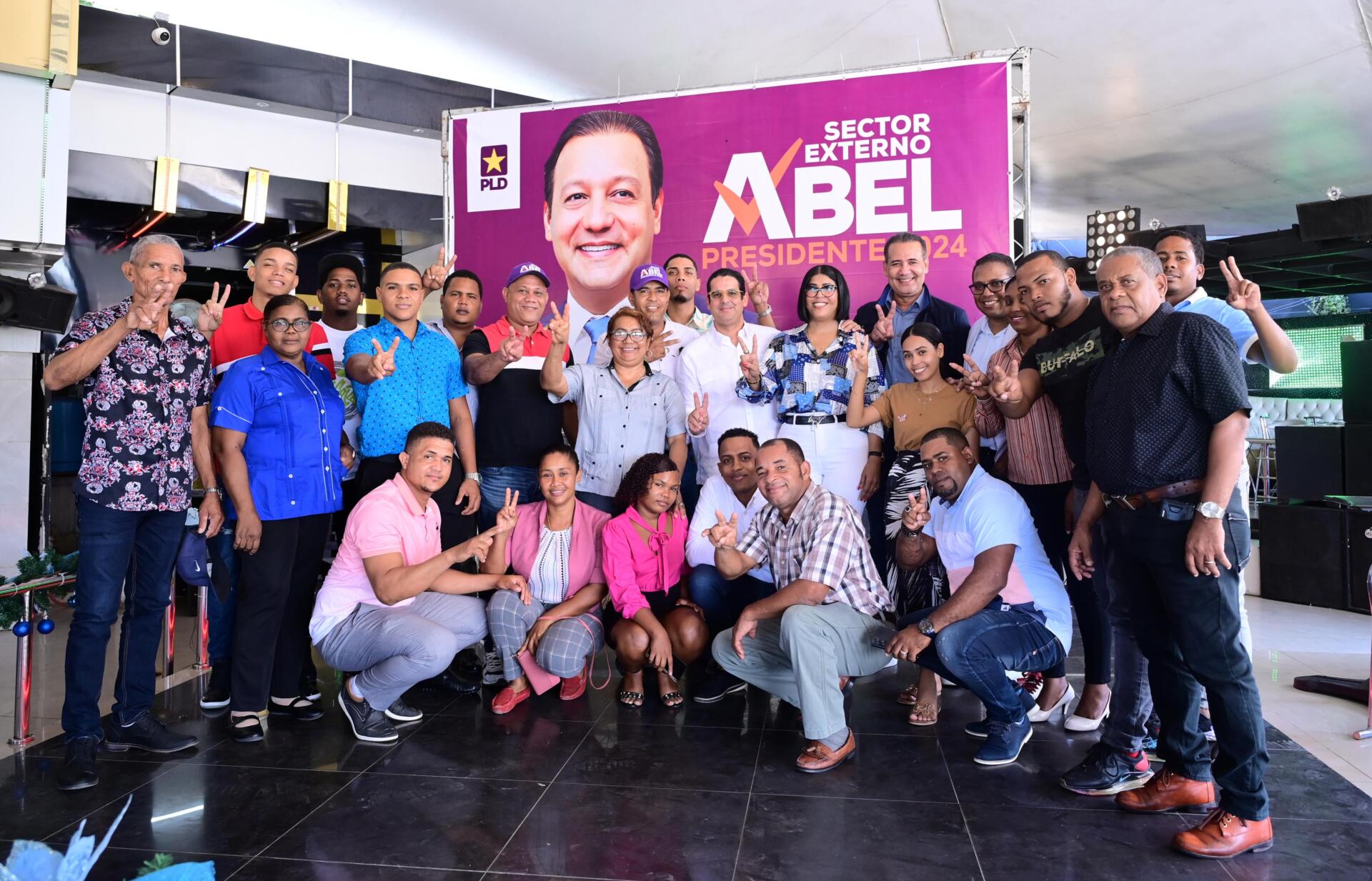 Abel Martínez juramenta estructura de trabajo en la región Enriquillo
