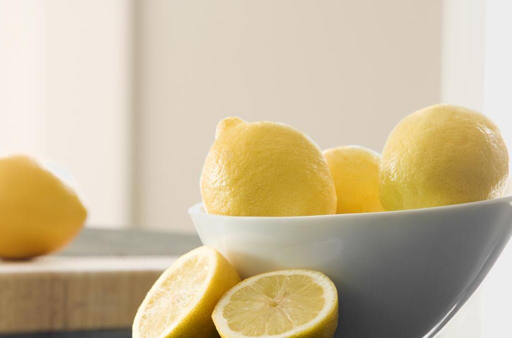 Rituales con limones: para qué sirve colocarlos debajo de la cama