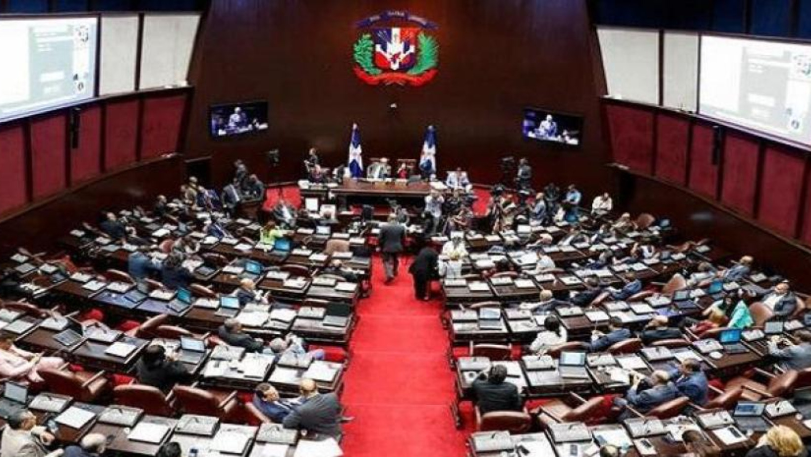 Diputados aprueban proyecto de ley para regular la DNI