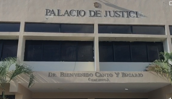 Foto de la fachada del Palacio de Justicia de Hato Mayor. (CDN digital).