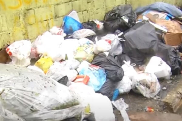 Cúmulos de basura en Buenos Aires de Herrera. (Foto: CDN) 