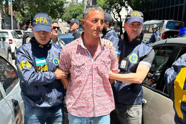 Gastón Mercanzini fue arrestado por la Policía Federal Argentina, tras intento de agresión a Javier Milei. FOTO: Fuente externa