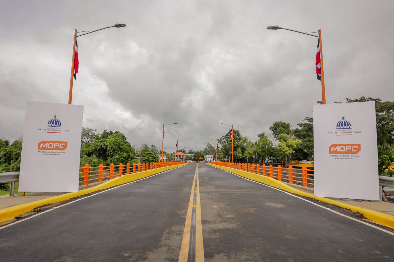 Entregan puentes en Puerto Plata y La Vega; inversión supera los RD$700 MM