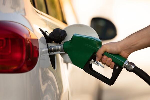 Imagen referencia suministro combustible a vehículo. (Foto: Fuente externa) 