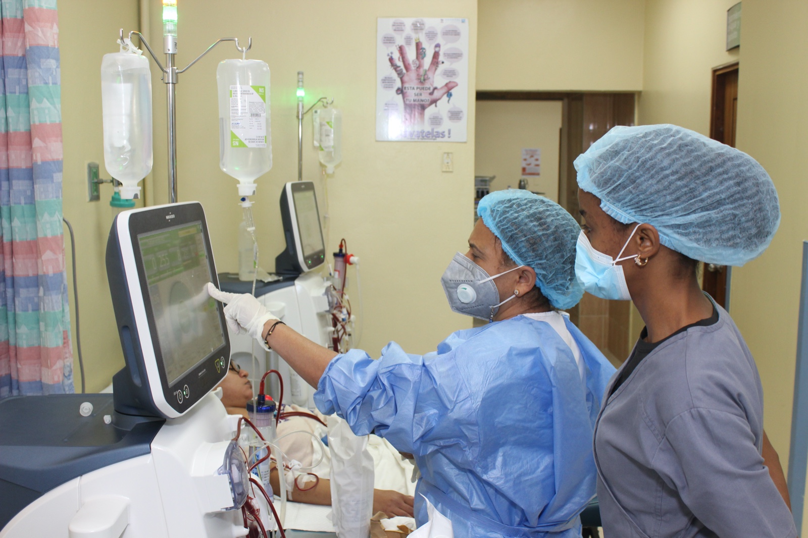 Hospital Ney Arias incorpora nuevo modelo de máquinas para terapias de diálisis