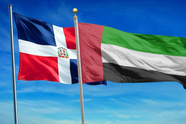 Banderas de República Dominicana y de Emiratos Árabes Unidos. FOTO: Fuente externa