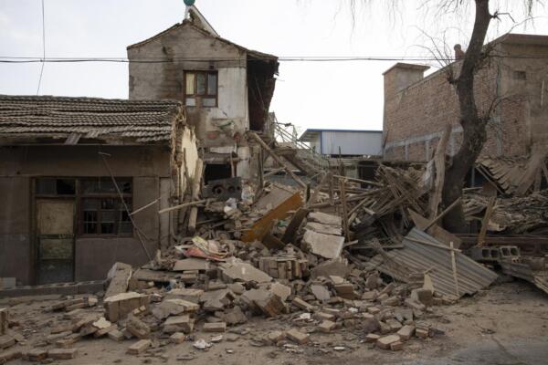 Daños causados en una vivienda por un sismo de magnitud 6,2 en China. Foto: fuente externa.