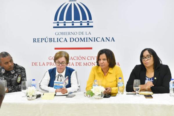 Autoridades de Monte Plata. (CDN digital).