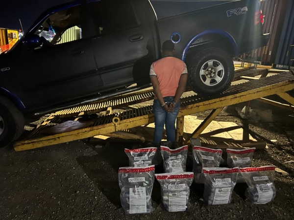 Frustran envío de 40 paquetes de cocaína a Puerto Rico; ocupado en tanque de gasolina