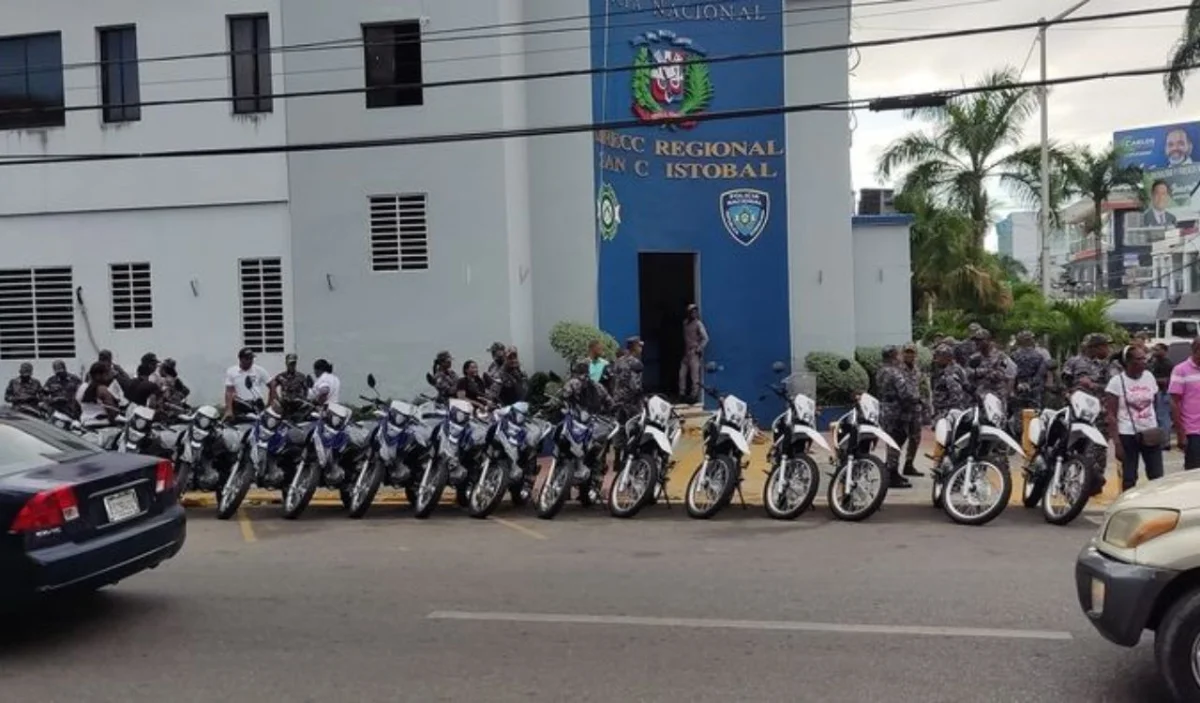 Donan 15 motocicletas a la dirección Regional San Cristóbal. (CDN digital).