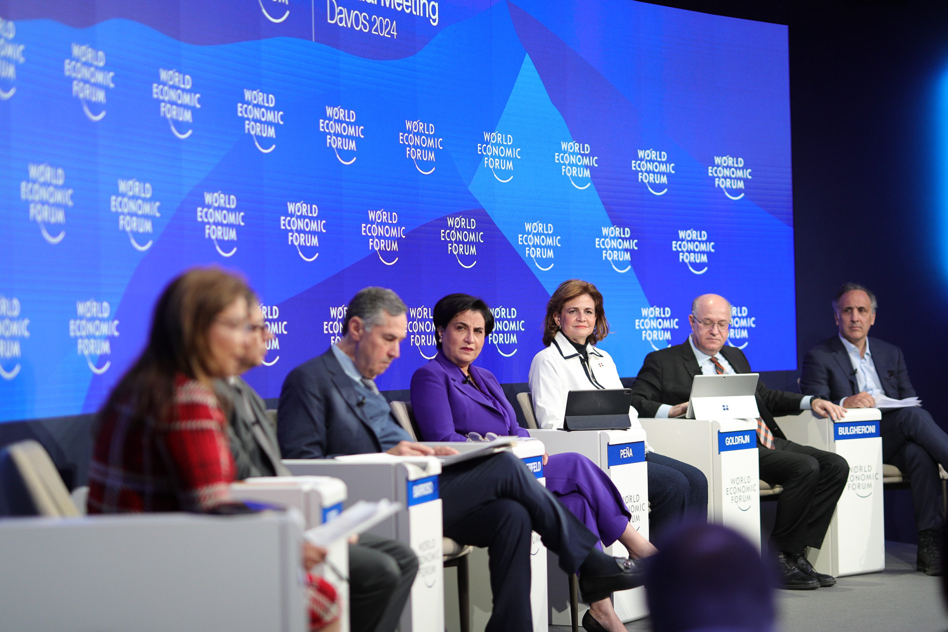 Raquel Peña afirma en Davos que implementación de políticas transparentes en RD