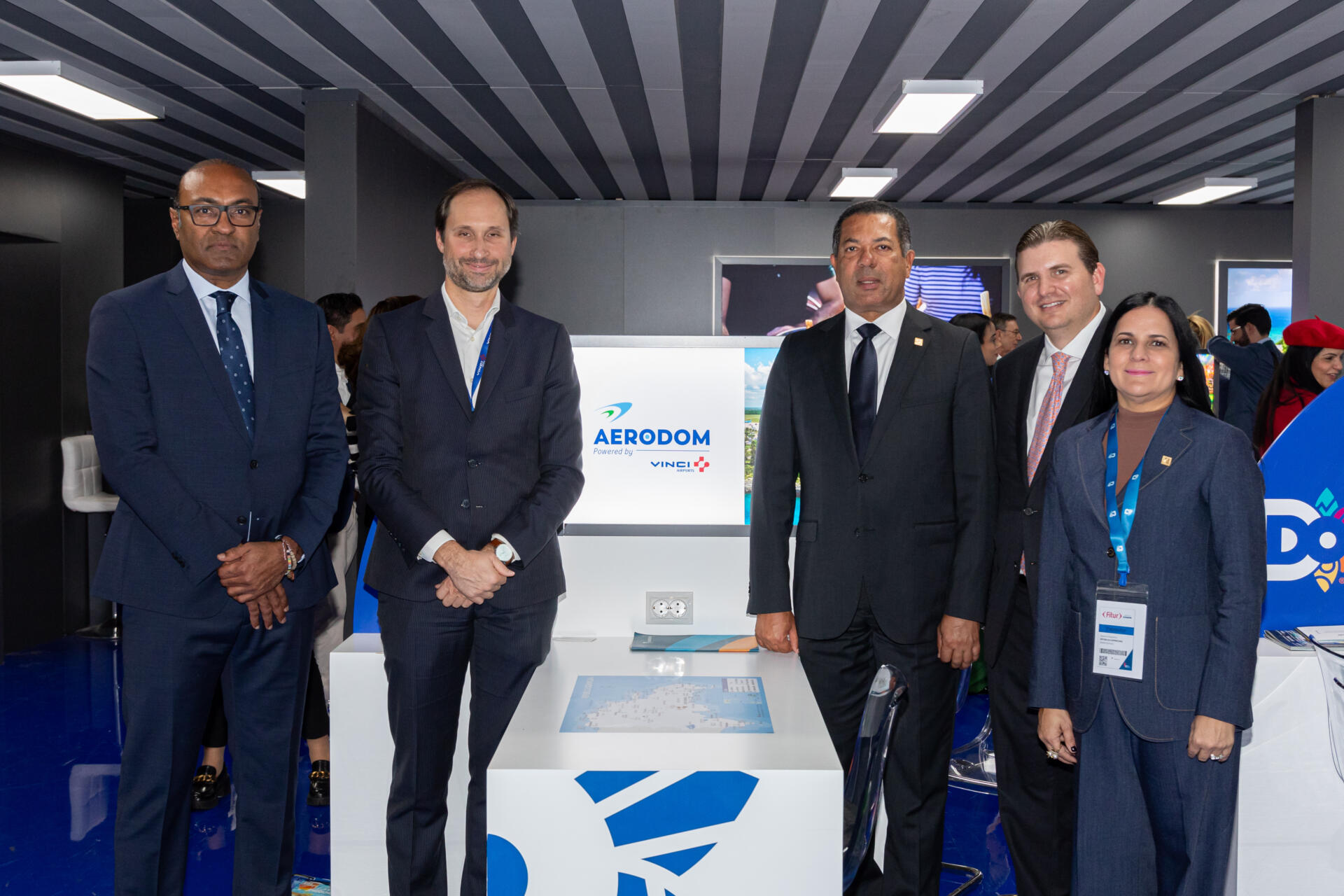 Universal Aviation y Aerodom anuncian remodelacion terminal FBO