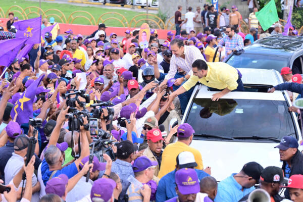 Candidato presidencial Abel Martínez en caravana. Foto: fuente externa. 