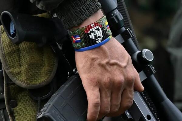 Miembros de las Fuerzas Armadas Revolucionarias de Colombia-Ejército del Pueblo (FARC-EP). Foto: fuente externa.