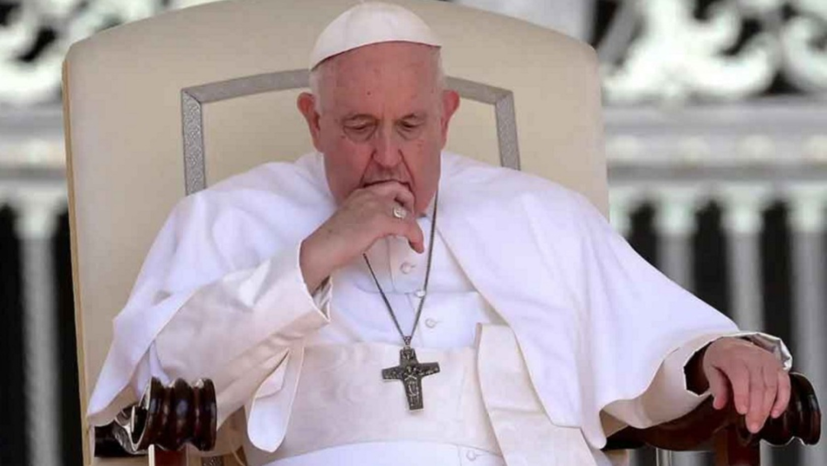 El papa, realiza un llamado a la paz en estos tiempos "particularmente oscuros". Foto: Fuente externa