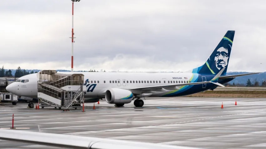 Un avión Boeing 737 Max-9 de Alaska Airlines aterrizó en el Aeropuerto Internacional Seattle-Tacoma (SEA) en Seattle, Washington. Foto: fuente externa.
