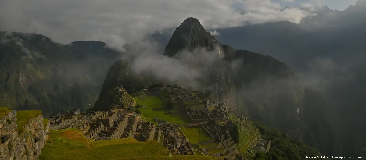 Patrimonio Cultural de la Humanidad desde 1983, Machu Picchu, ubicado a 130 kilómetros de la ciudad de Cusco y a 2.438 metros de altura, fue construido en el siglo XV por orden del emperador inca Pachacútec (1438-1470). Foto: fuente externa.