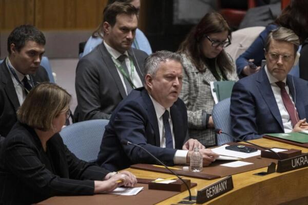 El embajador de Ucrania ante la ONU, Sergii Kislytsia, habla durante una reunión del Consejo de Seguridad sobre su país. Foto; fuente externa.