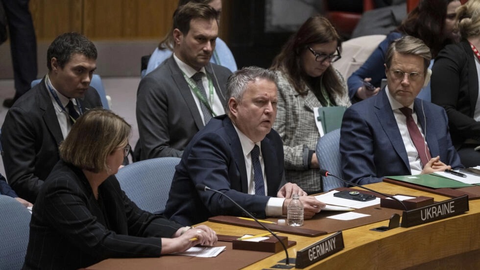 El embajador de Ucrania ante la ONU, Sergii Kislytsia, habla durante una reunión del Consejo de Seguridad sobre su país. Foto; fuente externa.