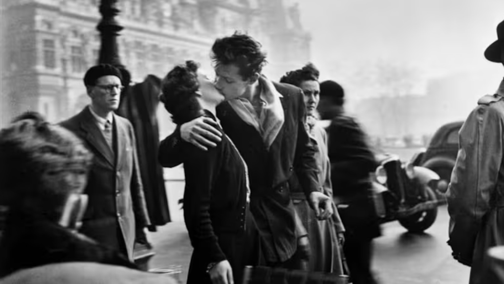 Muere la mujer de la fotografía del beso de Robert Doisneau