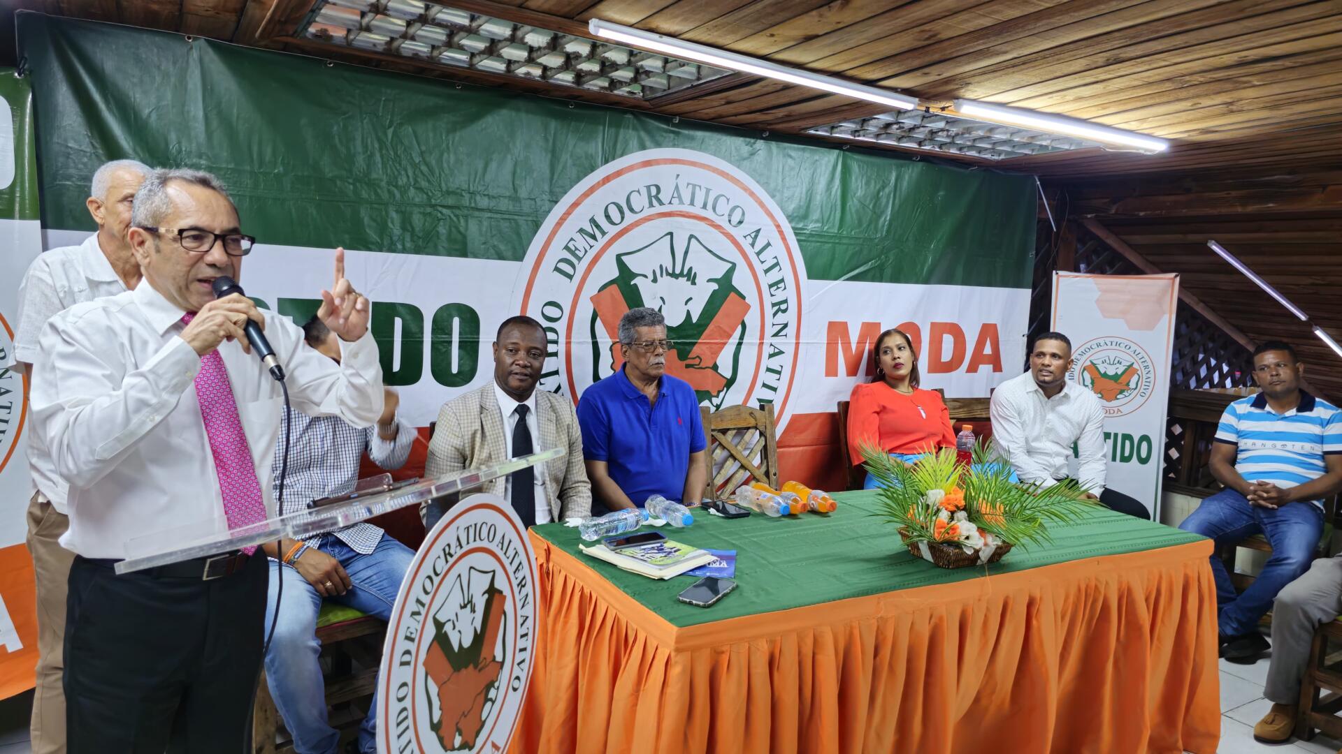 MODA juramenta su Comando de Campaña en Santo Domingo