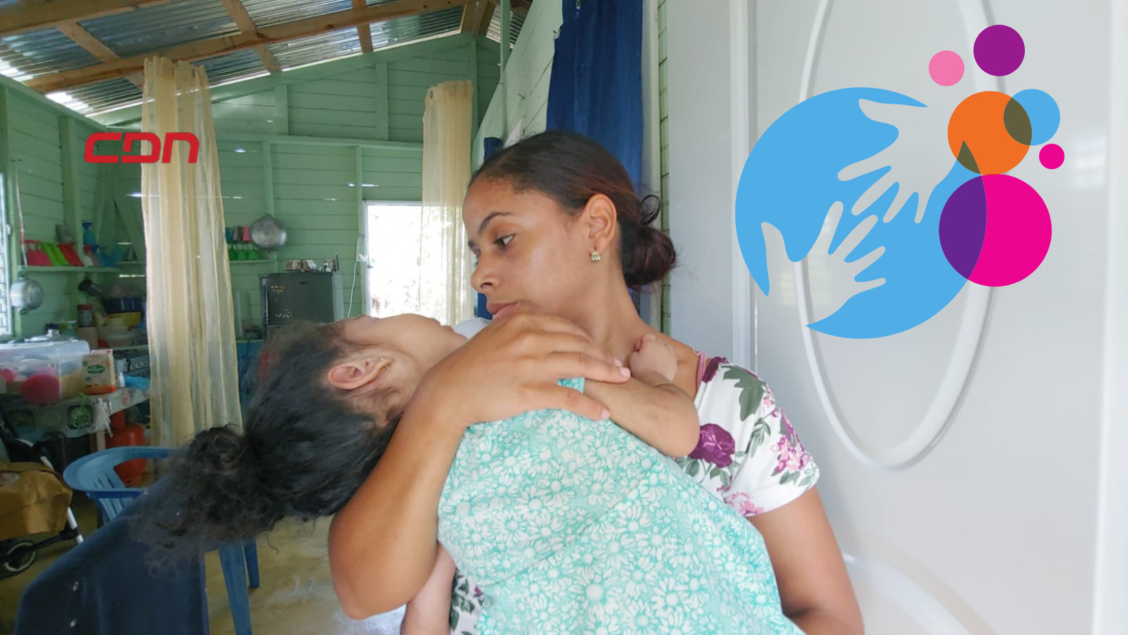 Madre de niña enferma pide ayuda para el tratamiento de su hija