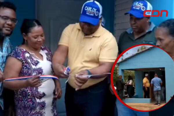 Alcalde corta la cinta en casa que le entregó a Alejandrina La Cuaba. (Foto: CDN Digital)