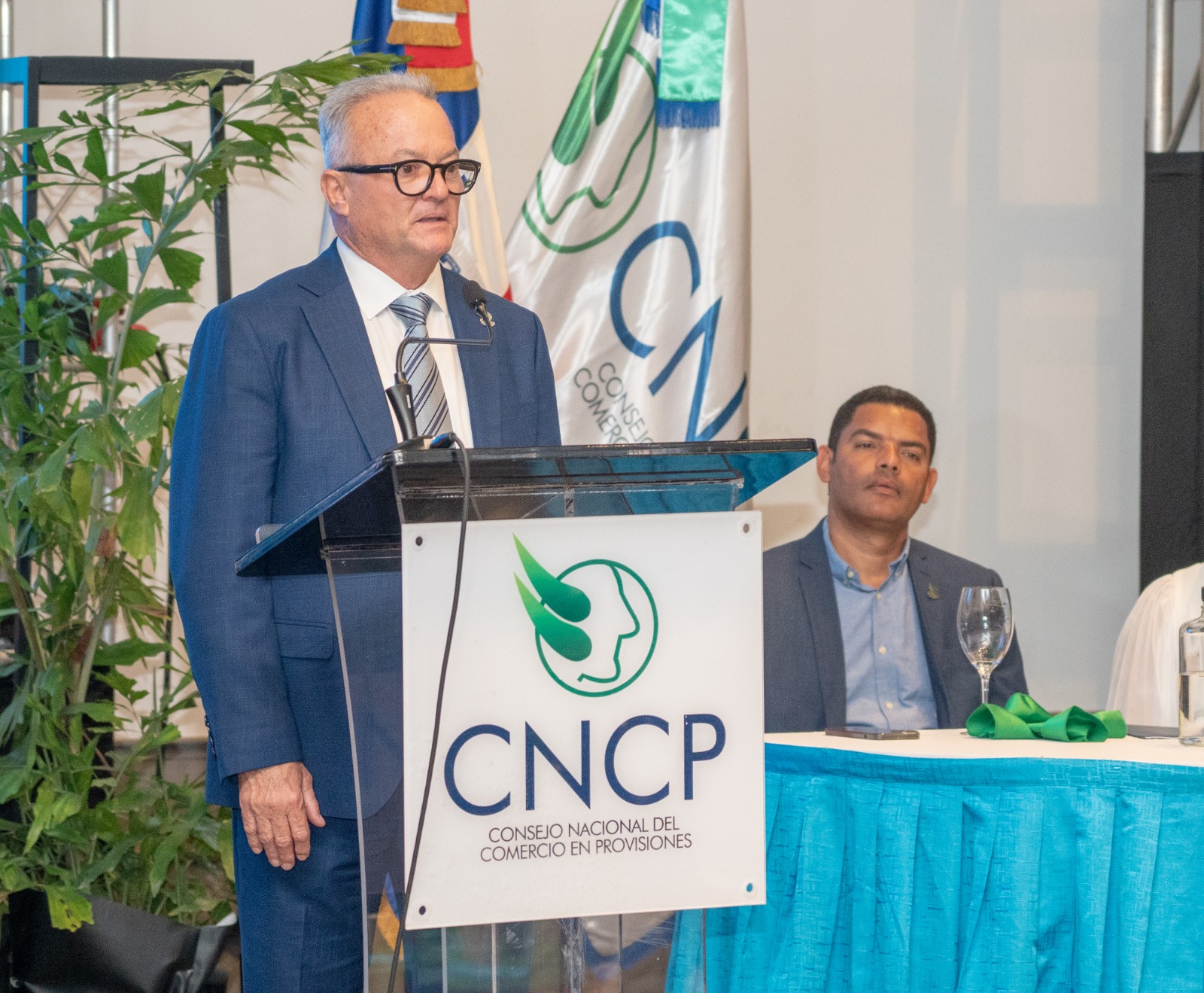 CNCP llama al gobierno a detener alza del dólar