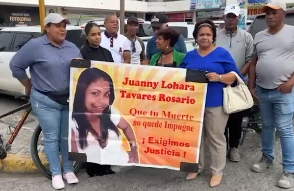 Familiares de Lohara Tavarez reclaman se cumplan los 20 años de prisión. 
(Foto: Fuente Externa)