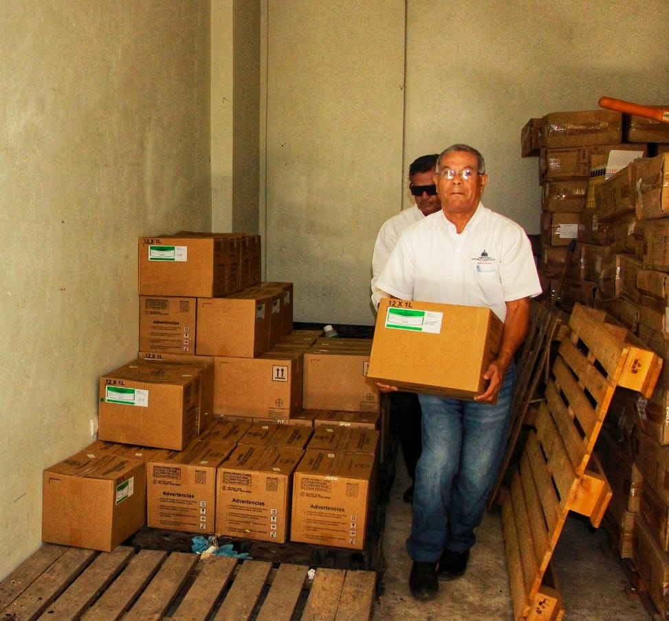 Productores de tabaco dominicano reciben donación de insecticidas.(CDN digital).